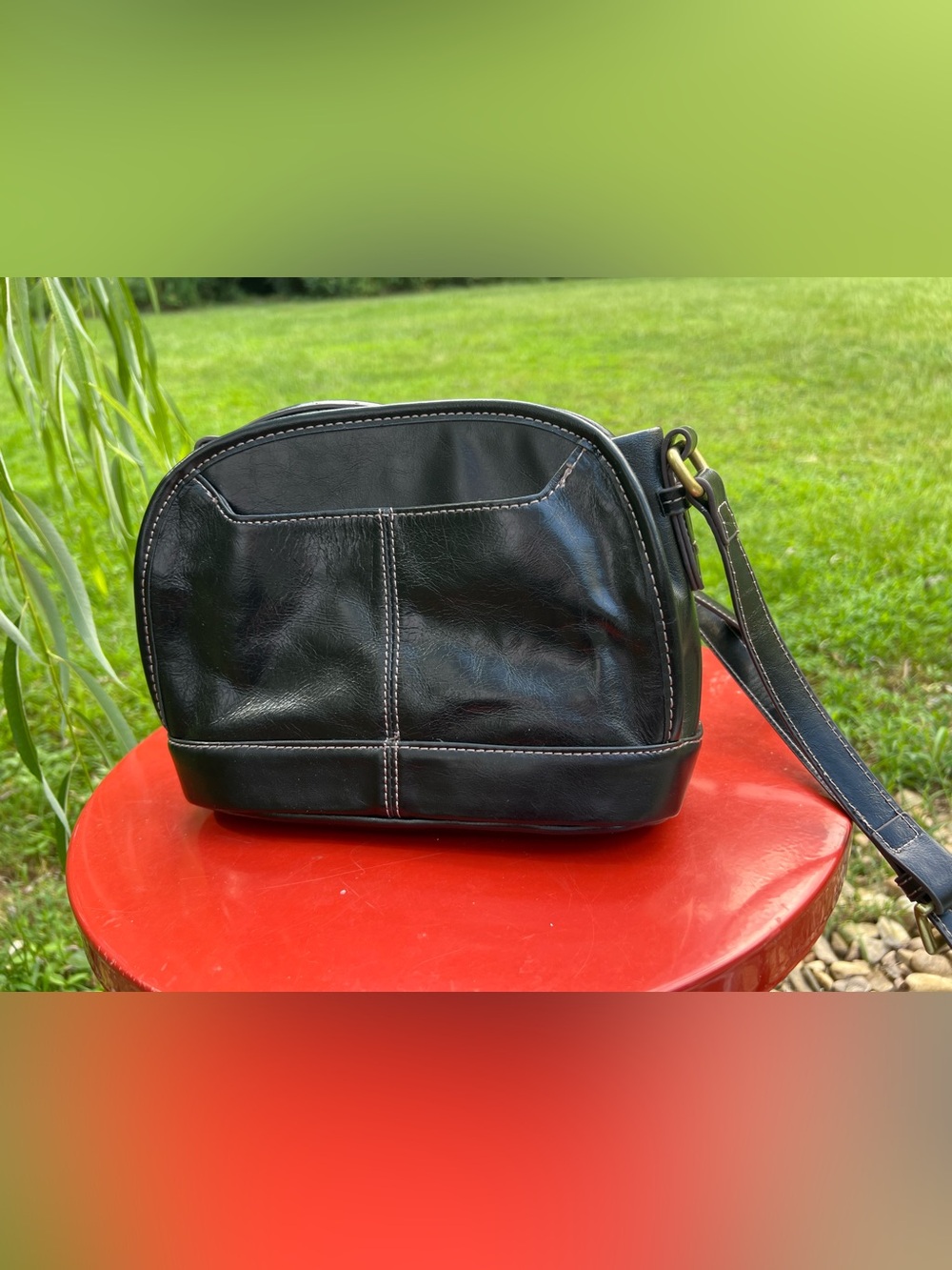 Tignanello Black Leather Shoulder Bag with Contrast Stitching